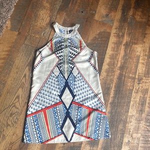 Very light dress (packs well). Perfect for that dinner out on beach 🏝️ vacay.